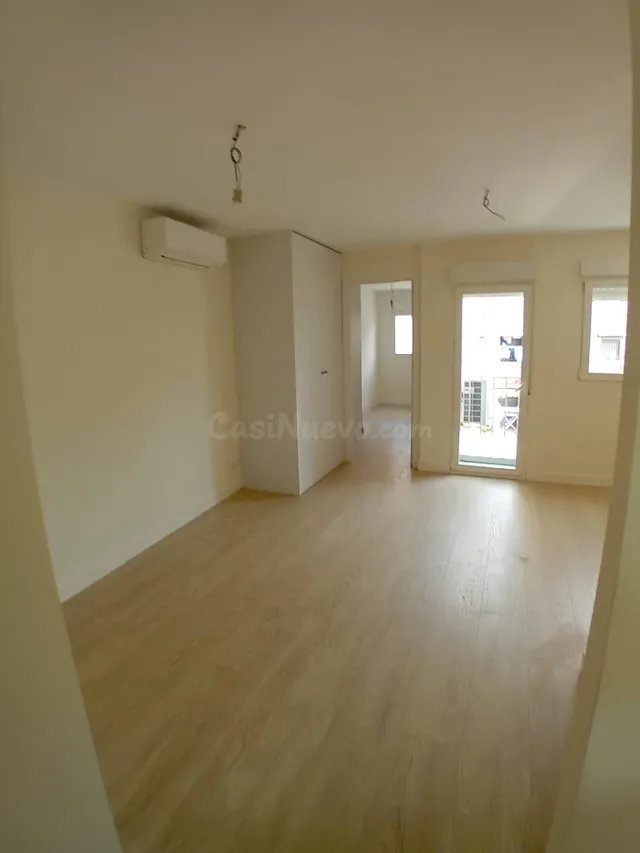 Piso reformado de dos dormitorios en Valdeacederas - foto 5