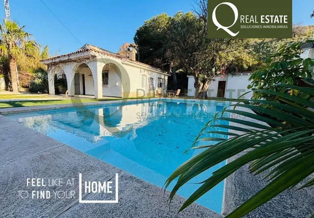 Exclusiva Finca con 3 viviendas independientes en zona Mutxa