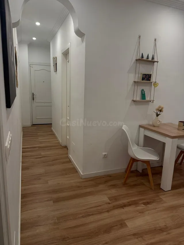 Piso bajo reformado de 2 dormitorios con patio en Las Lagunas de Mijas — 2