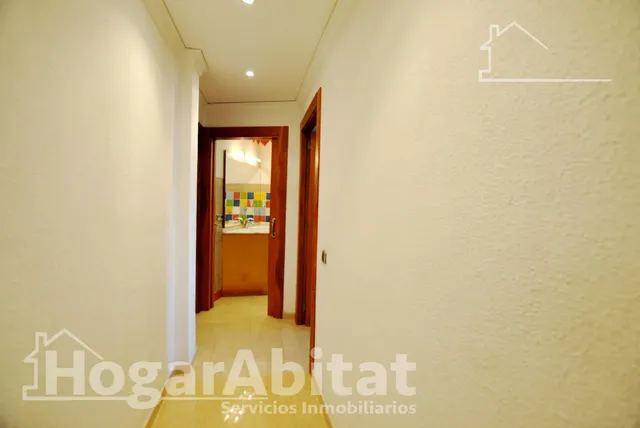 ¡GRAN OPORTUNIDAD! AMPLIO, BONITO Y EXTERIOR CON TERRAZA EN EL CENTRO — 50