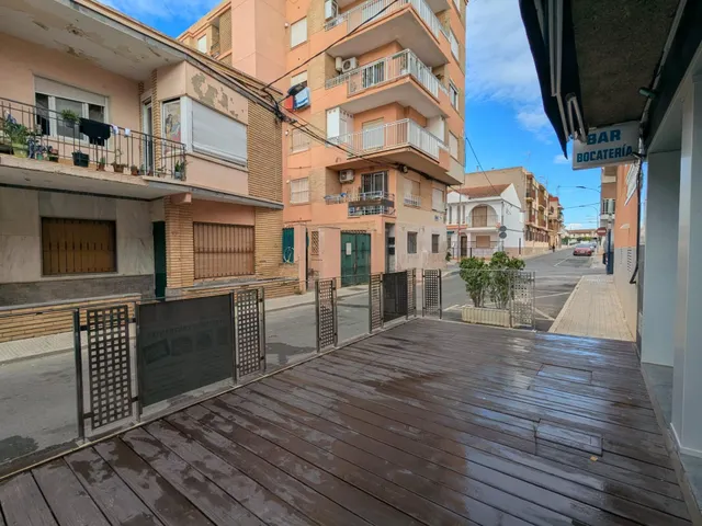 Local comercial 111m² en venta - Villananitos — 18