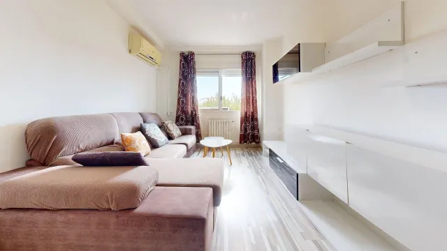 Piso de 62m2 útiles con PLAZA DE GARAJE!!! Distribuido en tres dormitorios, salón, cocina y baño — 4