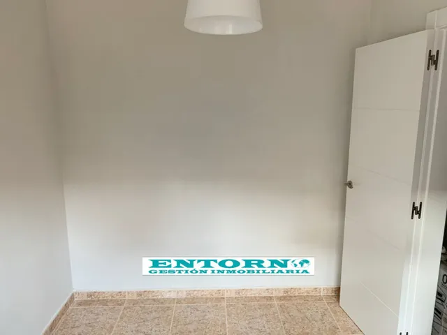 ¡¡¡ PISO CERCA DE LA RAMBLA, TOTALMENTE REFORMADO.!!! — 25