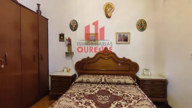 CASA DE PIEDRA CON PATIO Y TERRAZA CON BUENAS VISTAS EN LA ZONA DE CASTRELO. — 21