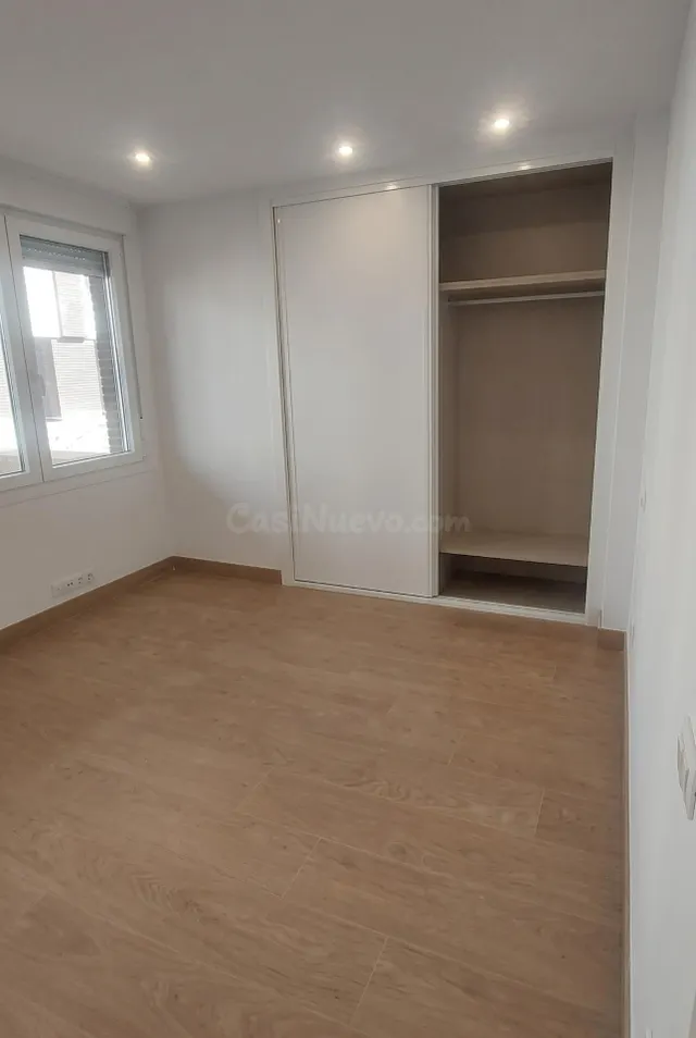 Piso 4 habitaciones 95m² en venta - Comillas — 4