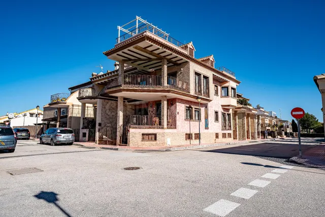 Vivienda en Daya Nueva con piscina