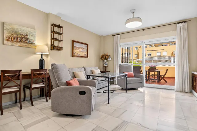 Casa adosada en venta en los bermejales — 12