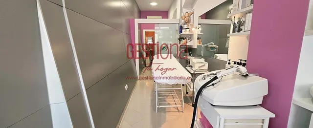 LOCAL COMERCIAL EN LA CALLE CISNEROS. SANTANDER — 11