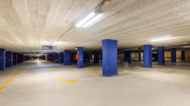 Parking 12m² en alquiler - Zona Franca — 22