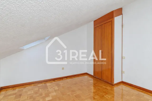 Ático duplex con terraza en Valdeacederas — 30