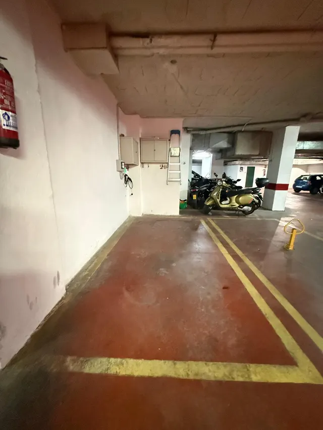 Magnifico piso con plaza de parking a 50 metros de la playa en Fuengirola. — 27