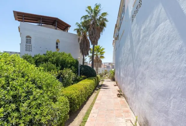 Amplio adosado 4 dorm .ideal familias,cerca colegios y playa.Torrequebrada — 4