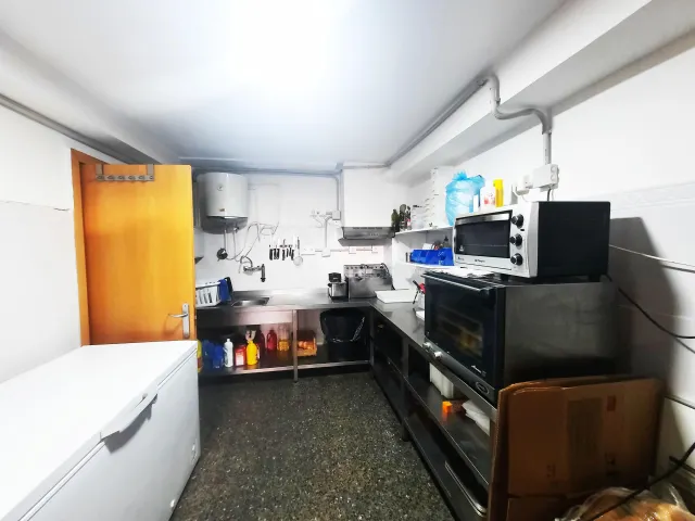 Local comercial 85m² en venta - CASCO ANTIGUO - foto 2