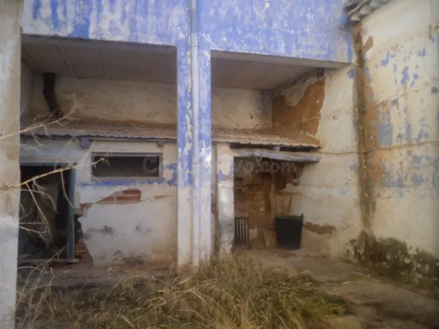 Se vende casa con acceso a dos calles para edificar en pleno - foto 4