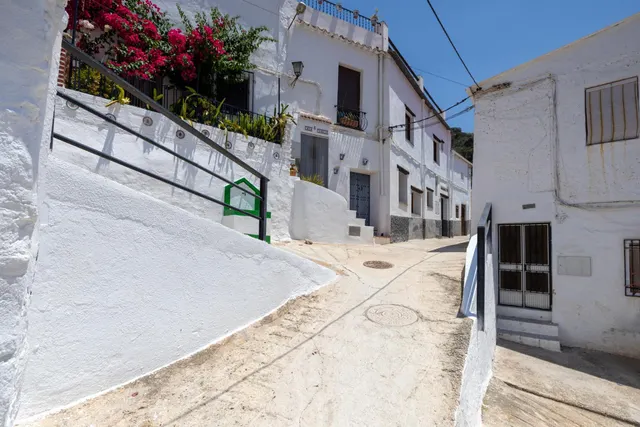 ¡Oportunidad Única! Terraza con Vistas Espectaculares por solo €80,000! — 36