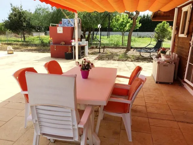 CHALET INDEPENDIENTE EN GRAN PARCELA CON PISCINA A SOLO 400 m. DEL MAR EN ELS POBLETS !! — 7