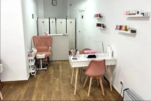 Traspaso de Salón de Uñas en funcionamiento — 3