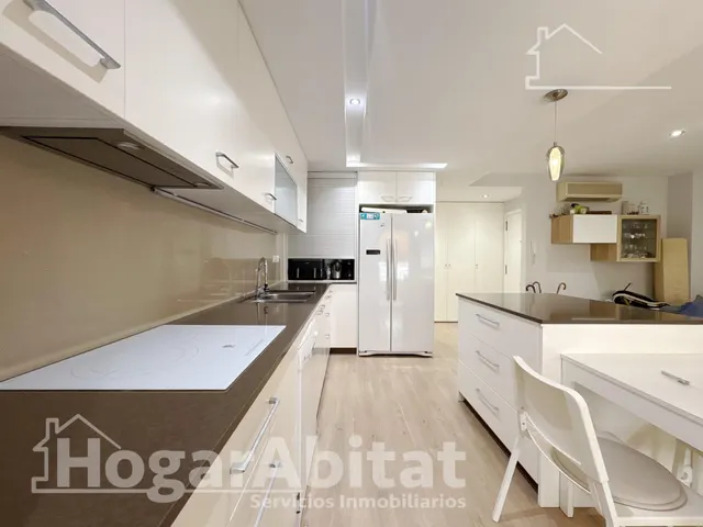 PRECIOSO REFORMADO CON BALCÓN Y ASCENSOR — 34