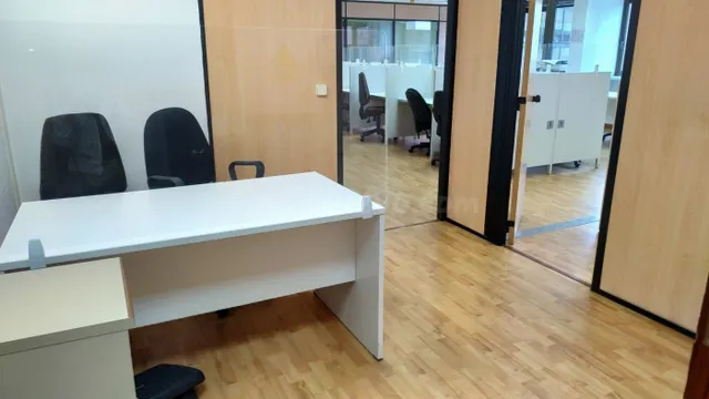 CUZCO-CASTELLANA, OFICINA 250m2, calefacción, AIRE ACONDICIO - foto 4