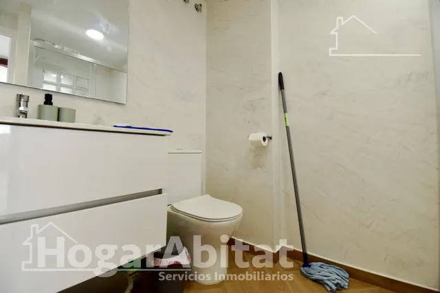 ESPACIOSA CASA SEMIRREFORMADA CON TERRAZA — 24