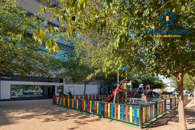 Local comercial en el Campus de la Salud — 17