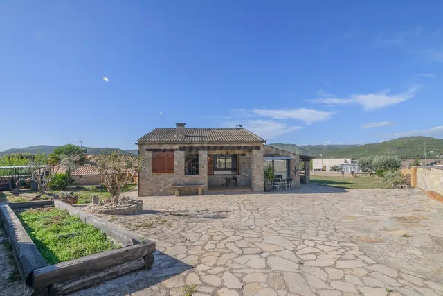 Canet de Fals: casa de piedra en planta baja con amplio porc - foto 2