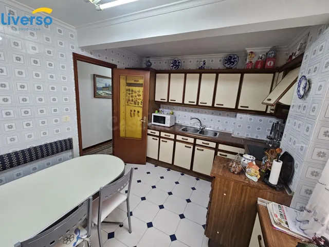 SE VENDE PRECIOSO PISO EN EL CENTRO DE BURGOS, GRAN TAMAÑO!! - foto 4