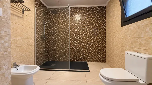 Casa con jardín y piscina en la pera – vivienda y negocio en un mismo lugar — 6
