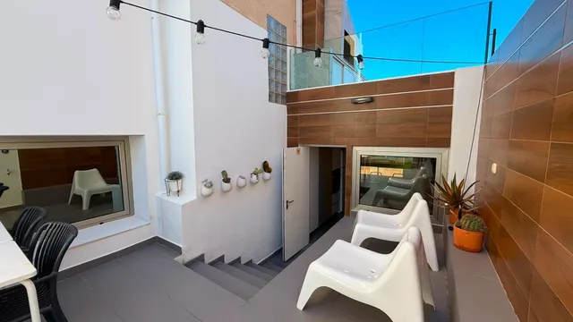 Villa con piscina privada, Alicante, Orihuela Costa. 4 habitaciones, 190 m2, 6,4 kilómetros del mar — 37