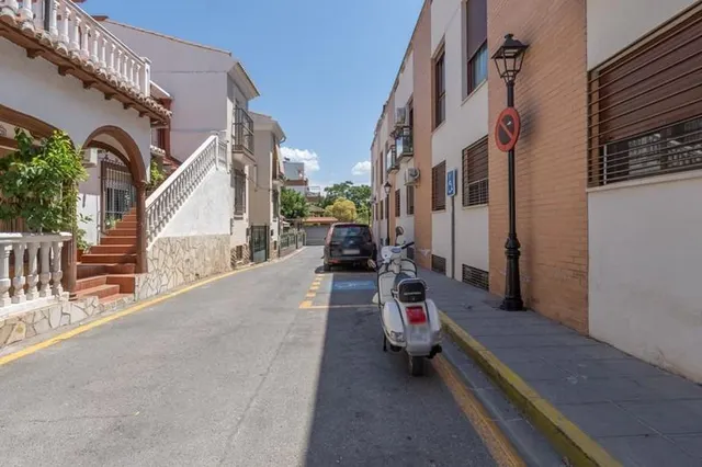Piso con garaje en venta en Ogijares — 39