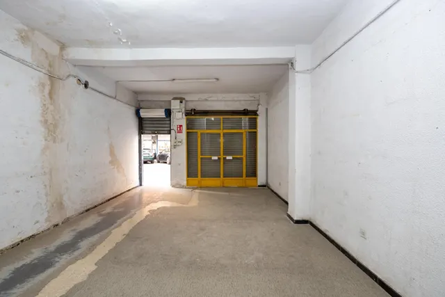 ¡Oportunidad Única en Angel Barrios! Local de 147m2 por solo 190.000€ — 8