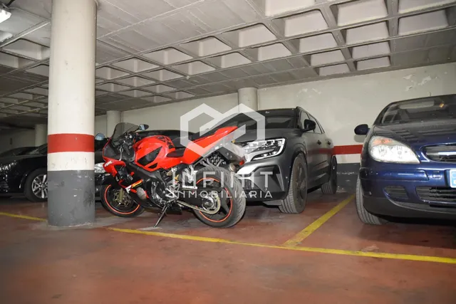 ¡TU COCHE Y TU MOTO, JUNTOS Y A SALVO! Plaza junto al centro de Alcalá — 13