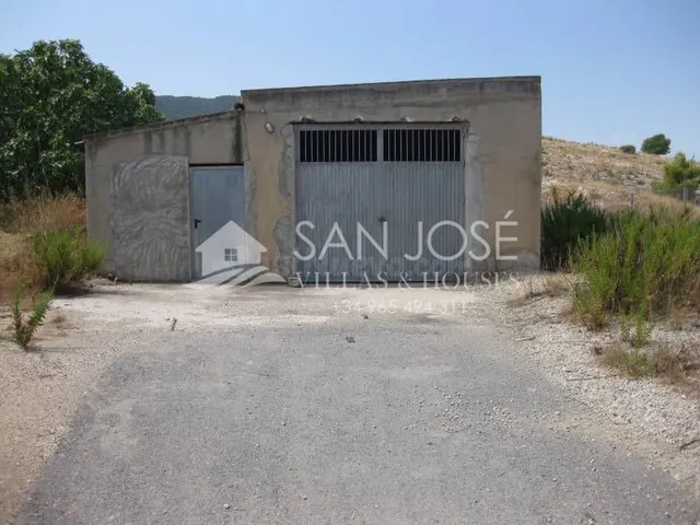 Inmobiliaria San Jose vende NAVE con terreno terciario en Ho - foto 2