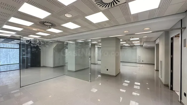 Local comercial en alquiler en plena Calle Ingeniero Balague