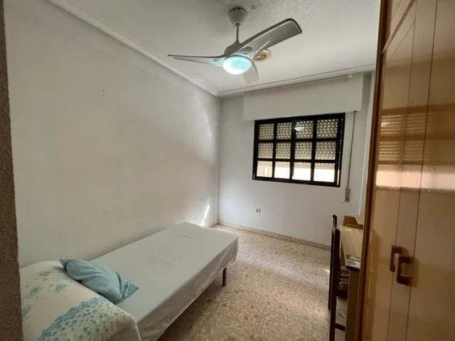 Venta de piso céntrico, 3 dormitorios, 2 baños, zona santa eulalia y universidad — 14