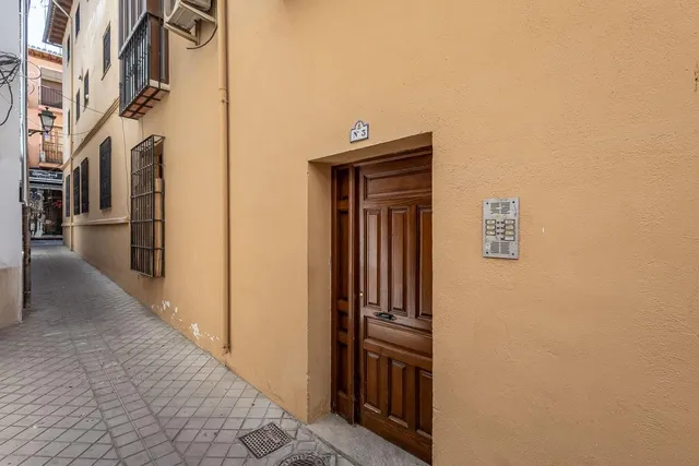 PISO TURÍSTICO JUNTO PLAZA DE DERECHO - GRANADA — 16