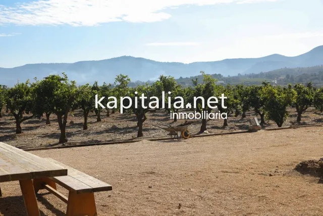 Espectacular masía rústica a la venta en Montesa — 35