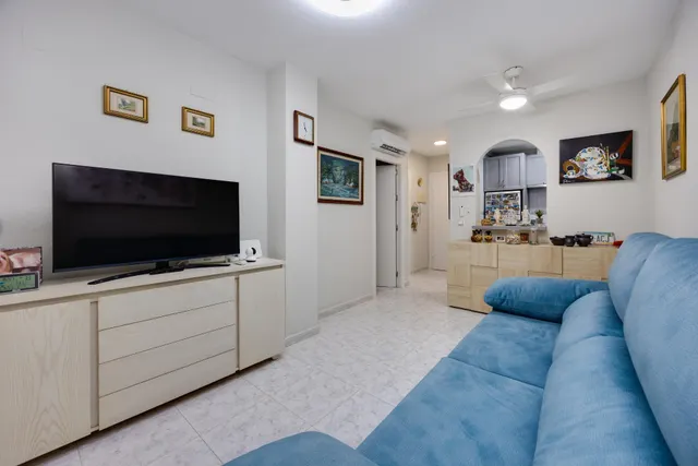 Apartamento reformado de un dormitorio en la Playa de los Locos — 2