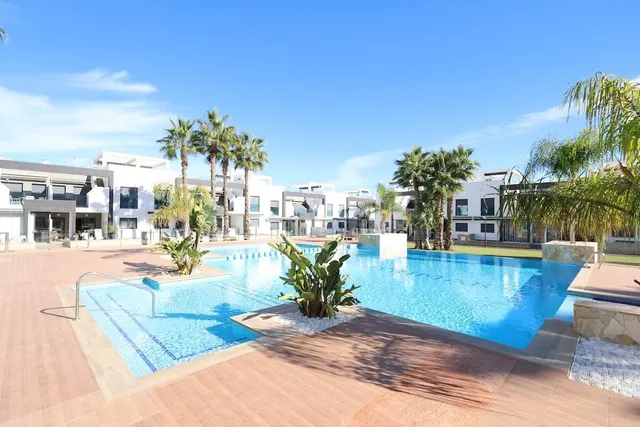 APARTAMENTO EN Oasis Beach EN ORIHUELA COSTA DE 2 DORM. 2 BA