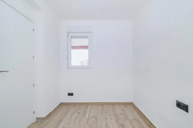VENTA 5 DORMITORIOS. BAÑO. ASEO. REFORMADO — 7