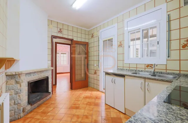 VENTA de AMPLIO en BREDA:  4 DORMITORIOS, MUY LUMINOSO y JUNTO al CENTRO DE BREDA — 11