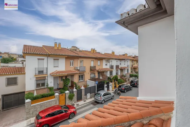Encantadora Casa Reformada en Ogijares con Vistas y Espacios para Disfrutar — 34