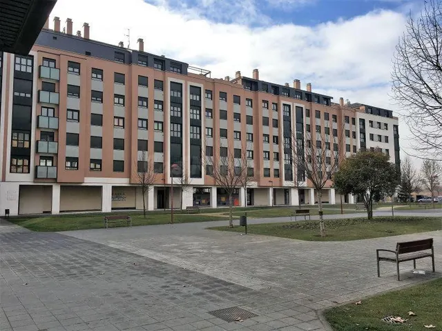 PLAZA JUAN PABLO II, DOS PLAZAS DE GARAJE EN ALQUILER