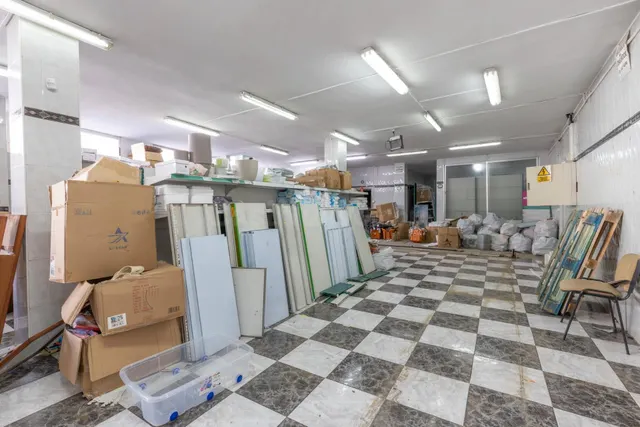 GRAN LOCAL COMERCIAL EN PLENO CENTRO DE INALLOZ – 196 M2 - foto 3
