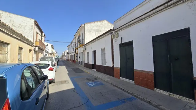 GRAN LOCAL EN VENTA CON POTENCIAL COMERCIAL Y RESIDENCIAL EN EL CENTRO DE PILAS — 24