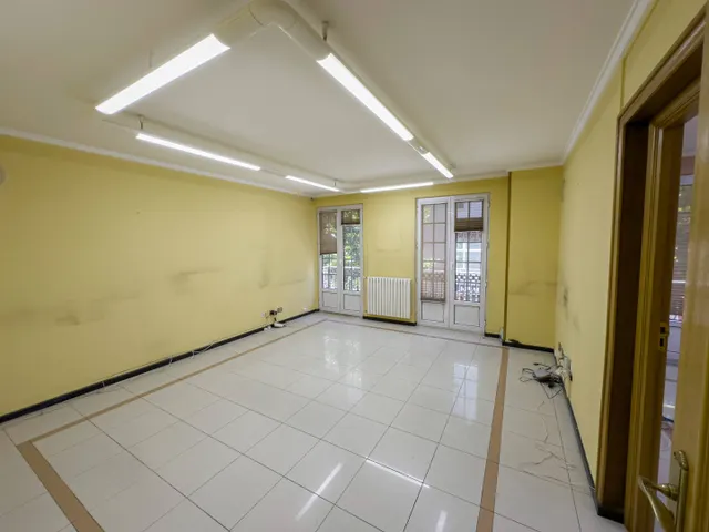 Primera Planta en Venta en Calle de la Reina — 24