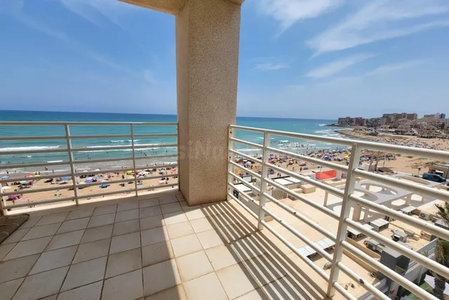 Ático único (aprox. 60 m2 - 6.ª planta) en primera línea de 