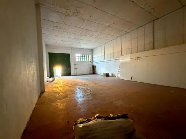 NAVE INDUSTRIAL EN CAPELLANIAS - foto 4