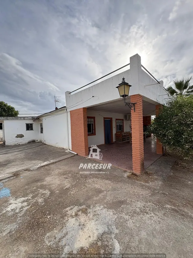 Finca de 1.250 m2 con 2 casas independientes y piscina — 14