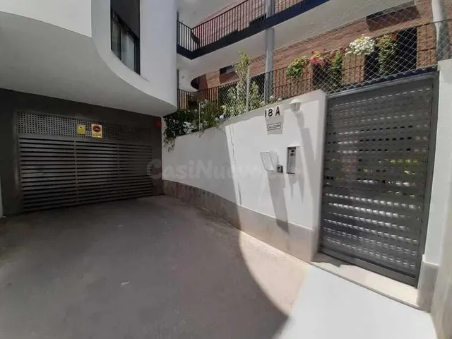 Plaza de garaje en el centro de Lucena (Córdoba) - foto 2